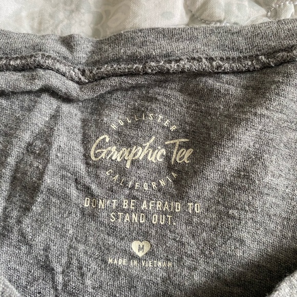 ✨HOLLISTER TOP - Picture 3 of 3